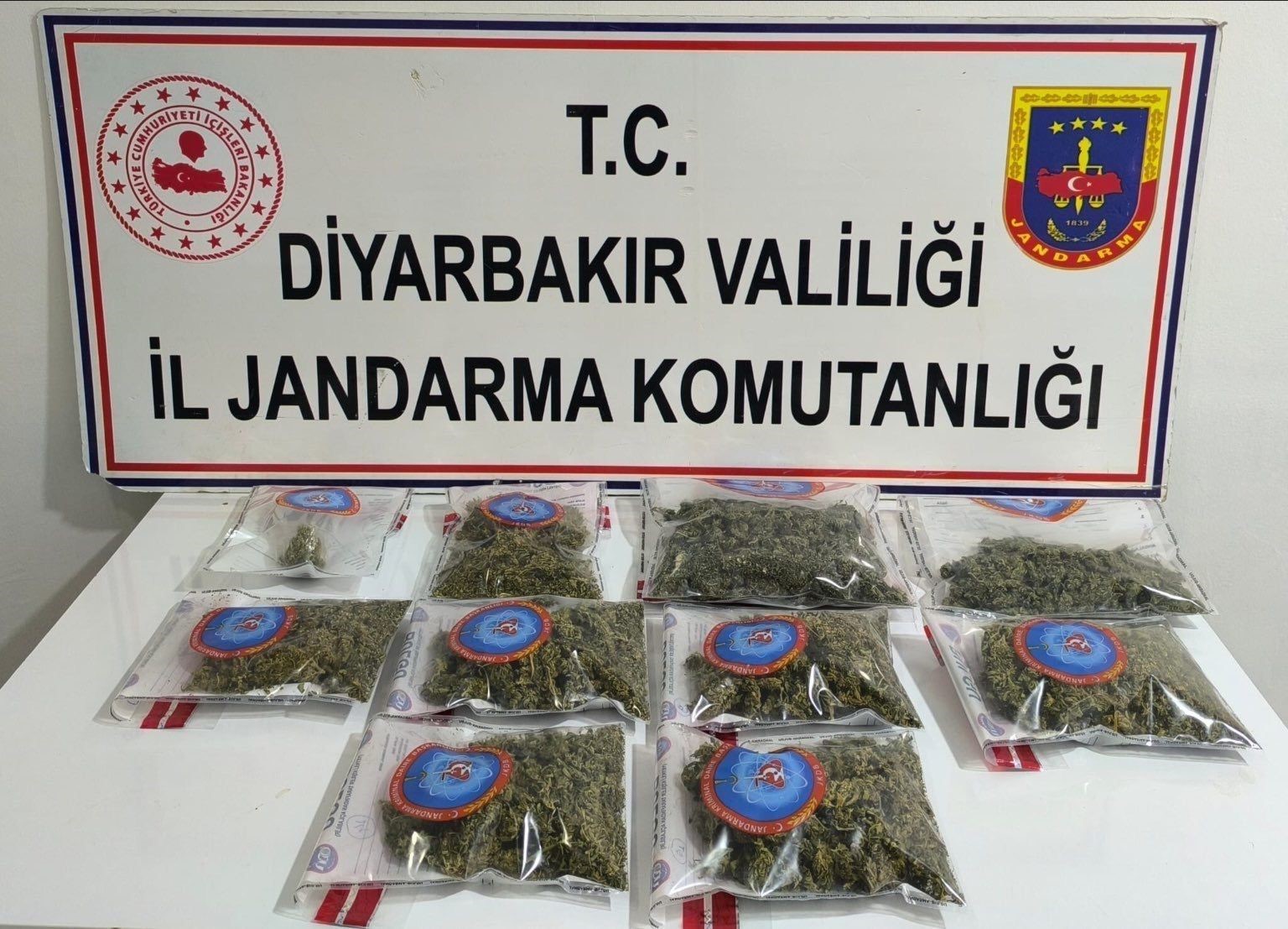 Diyarbakır’da 25 kilo esrar ele geçirildi
