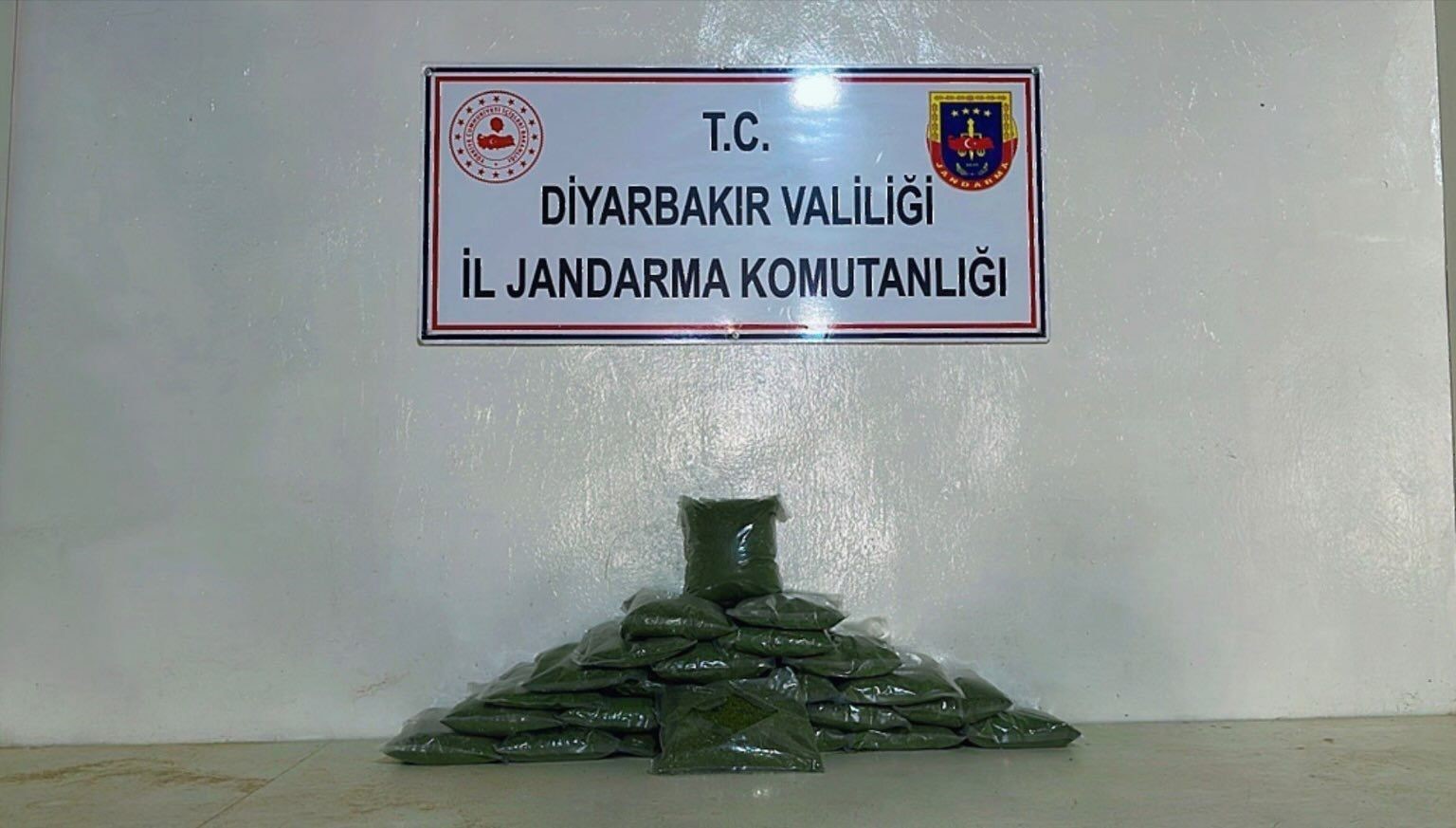 Diyarbakır’da 25 kilo esrar ele geçirildi