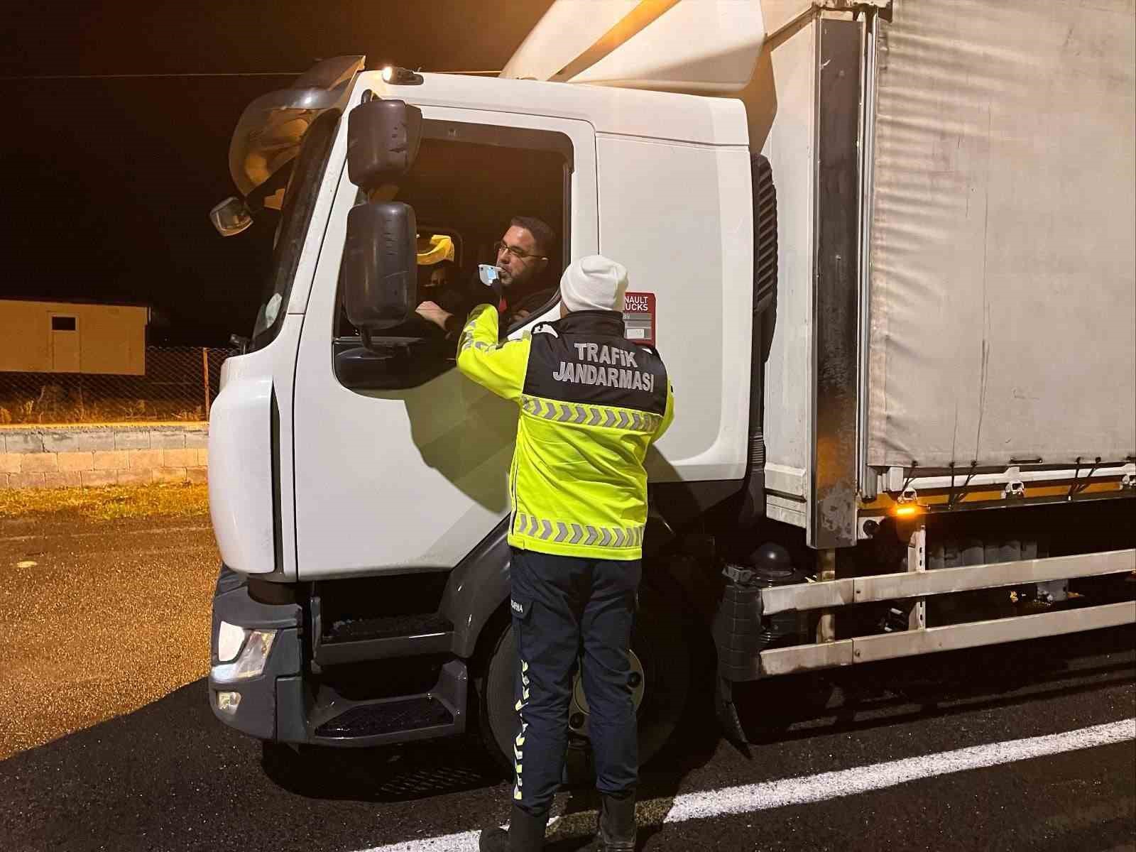 Nevşehir’de asayiş uygulaması: Bin 465 şahıs kontrol edildi