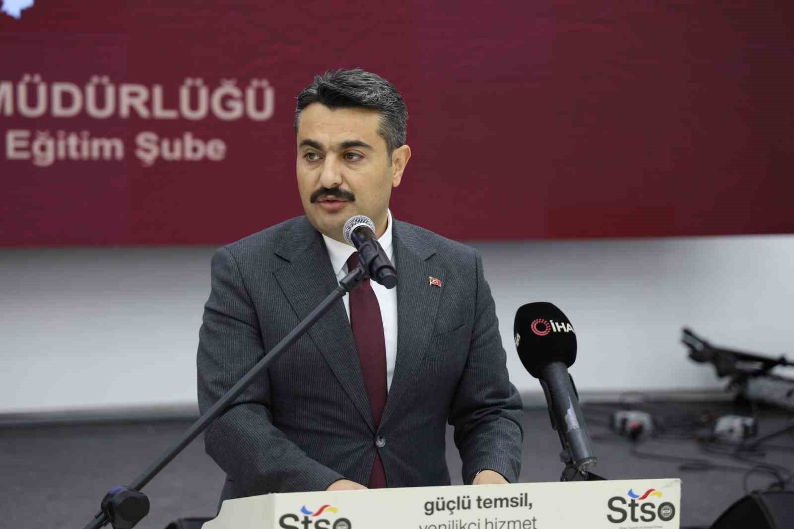 Sivas’ta öğrenciler, meslek sektörleri temsilcileri ile buluştu