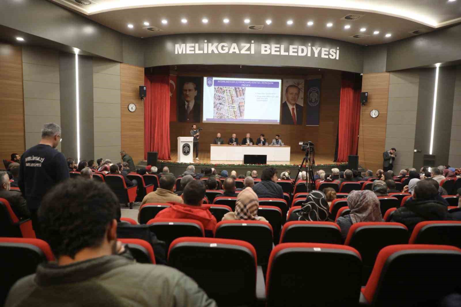 Melikgazi Belediyesi Aydınlıkevler’de yeni kentsel dönüşüm çalışması için butona bastı