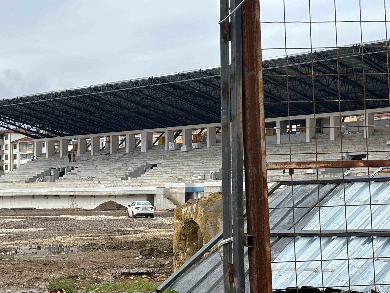 Bakan Yardımcısı Eminoğlu’na stat için dosya