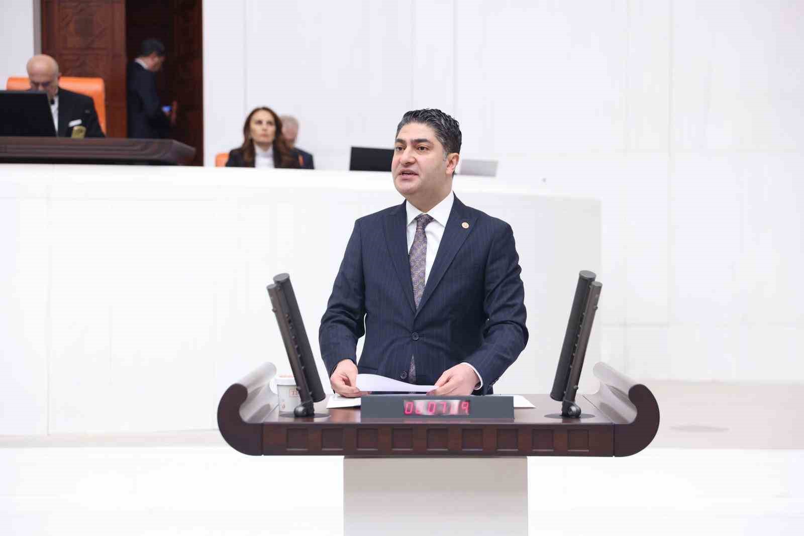 MHP’li Özdemir: "Lozan ve Paris anlaşmalarını açıkça ihlal eden Yunanistan, artık ipin ucunu iyice kaçırmıştır"