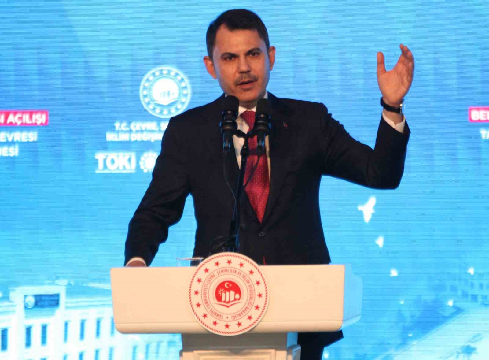 Bakan Kurum: "350 bin yuvamızın anahtarlarını teslim ettik, 453 bin konutumuzu da yıl sonuna kadar tamamlayacağız"