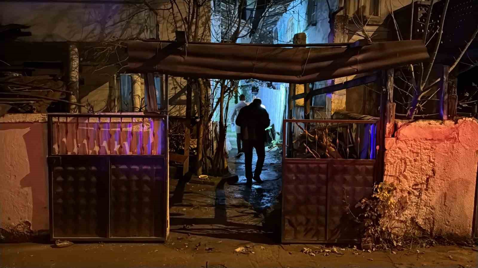 Tartıştığı babasına silahla ateş eden &ccedil;ocuk g&ouml;zaltına alındı
