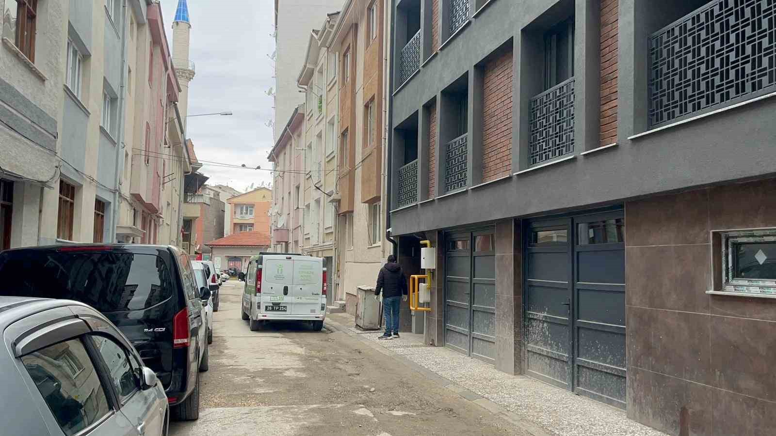 Eskişehir’de 43 yaşındaki genç adam evinde ölü bulundu