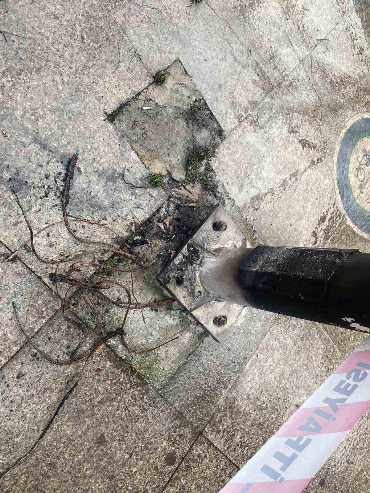 Bağdat Caddesi’nde yılbaşı ışık süslemeleri alev aldı, facianın eşiğinden dönüldü