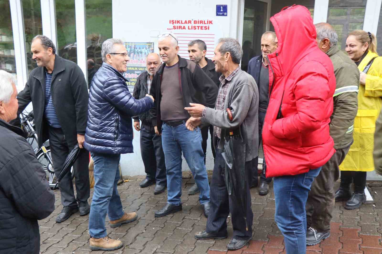 Nazilli Belediyesi Işıklar Mahallesi&rsquo;nde 5 bin ağa&ccedil; fidanı dağıttı
