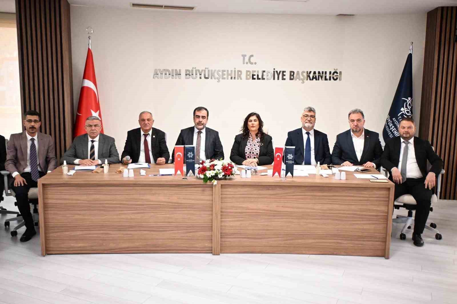 Başkan &Ccedil;er&ccedil;ioğlu, K&ouml;şk ve Sultanhisar muhtarları ile bir araya geldi
