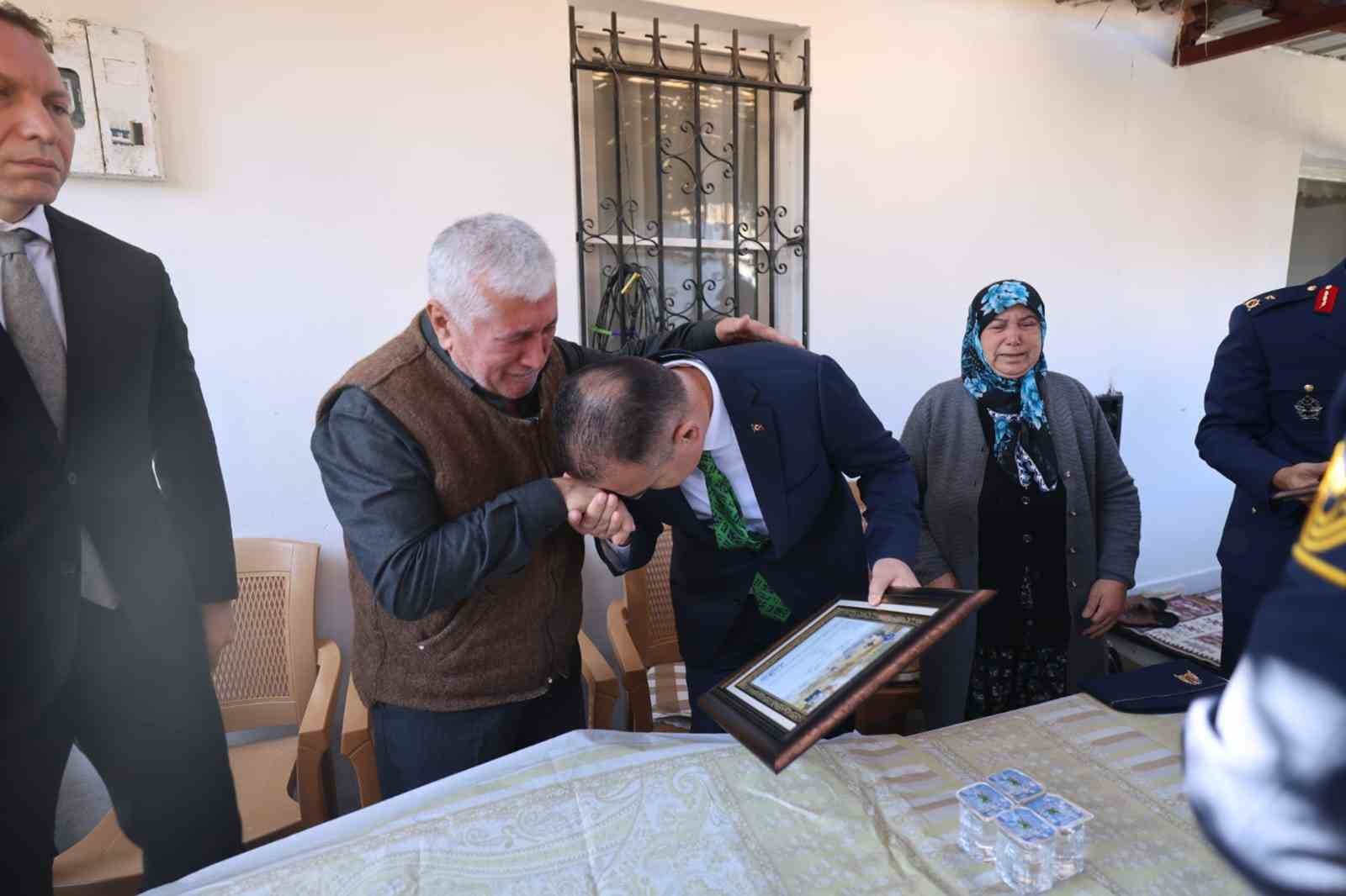 Şehit Kuran’ın ailesine şehadet belgesi verildi