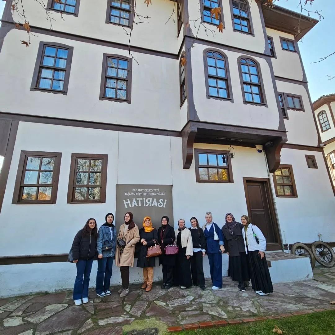 Üniversiteli gençler Sinop’un kültürel değerlerini yerinde keşfetti