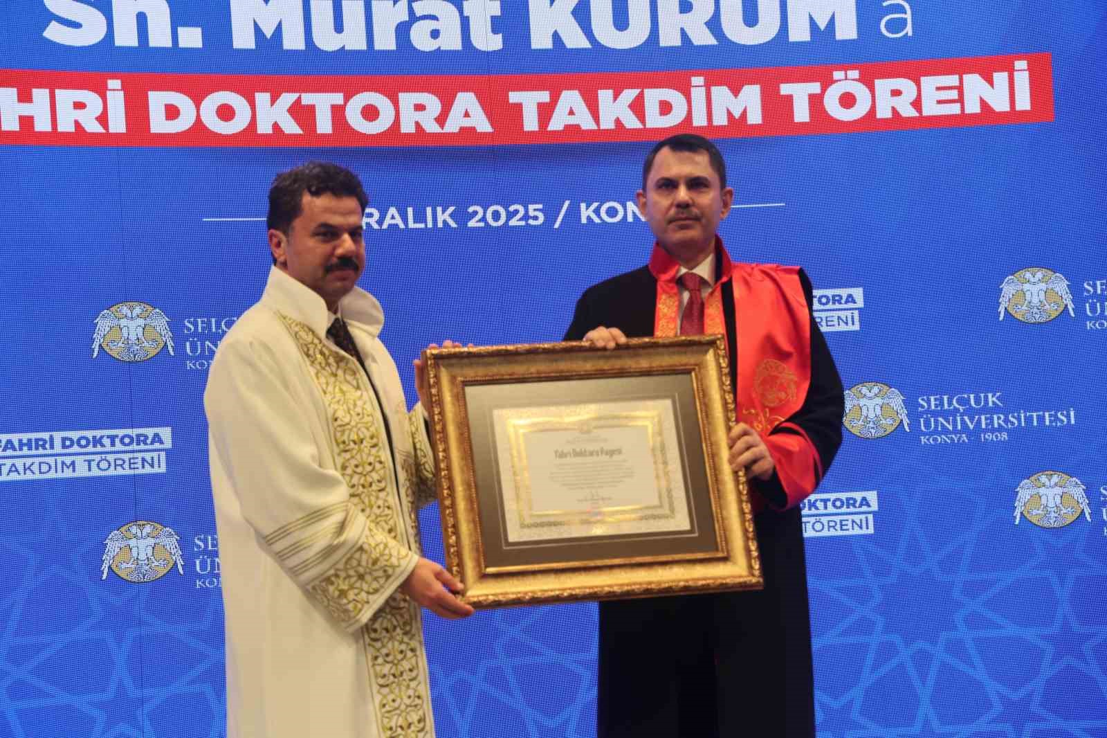 Bakan Murat Kurum’a mezun olduğu Selçuk Üniversitesi’nden fahri doktora