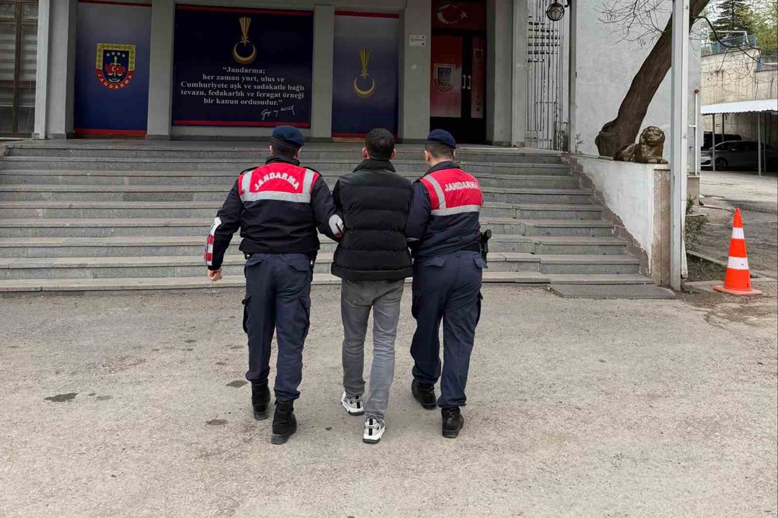 Kırıkkale’de aranan iki hükümlü jandarmanın operasyonuyla yakalandı