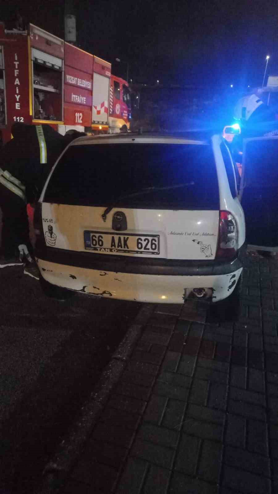 Yozgat’ta otomobil alevlere teslim oldu