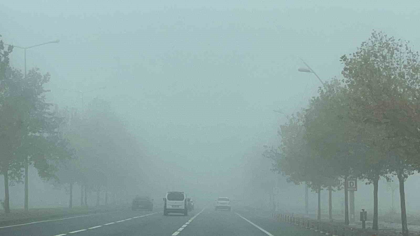 Diyarbakır’da sis etkili oldu