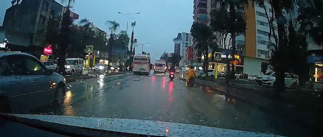 Yol verme kavgasında sürücülere ceza kesildi birinin ehliyetine de el konuldu
