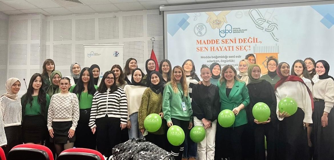 Kütahya’da Sosyal Hizmet Topluluğu’ndan "Bağımlılık Türleri ve Sosyal Hizmet Müdahaleleri" eğitimi