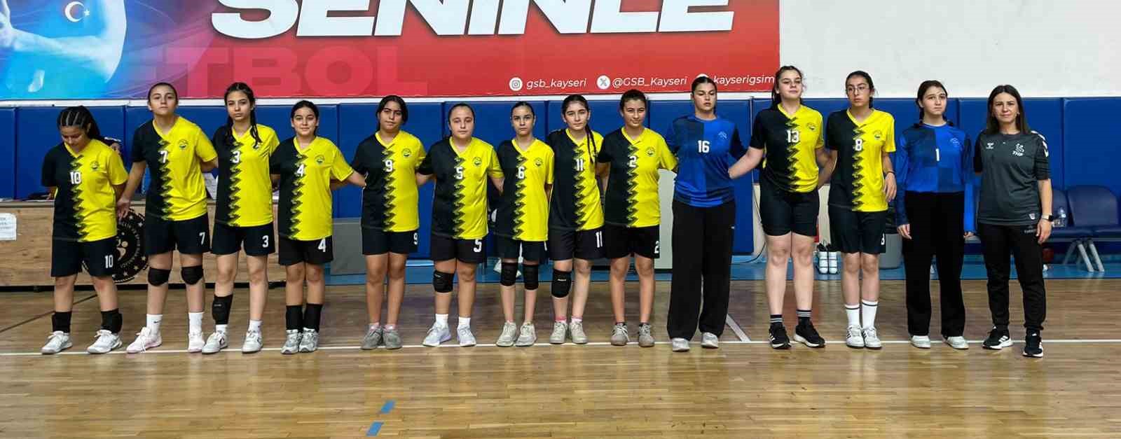 Talas 75. Yıl Mühibe Germirli Ortaokulu’ndan çifte şampiyonluk