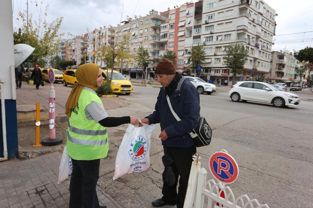 Dokumapark’tan toplanan portakallar vatandaşlarla paylaşıldı