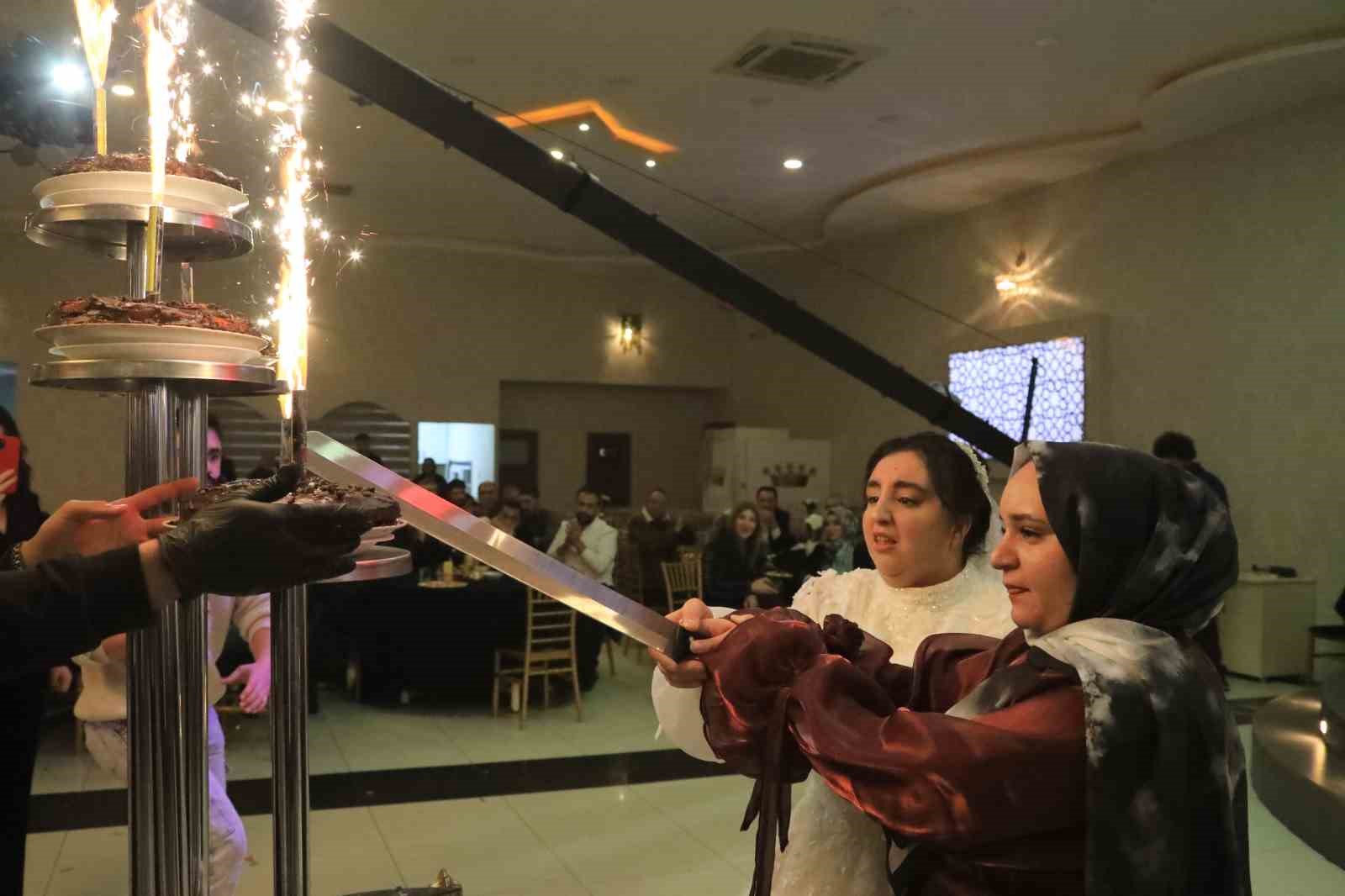 Down sendromlu Şevval’in düğün ve gelinlik hayali gerçek oldu