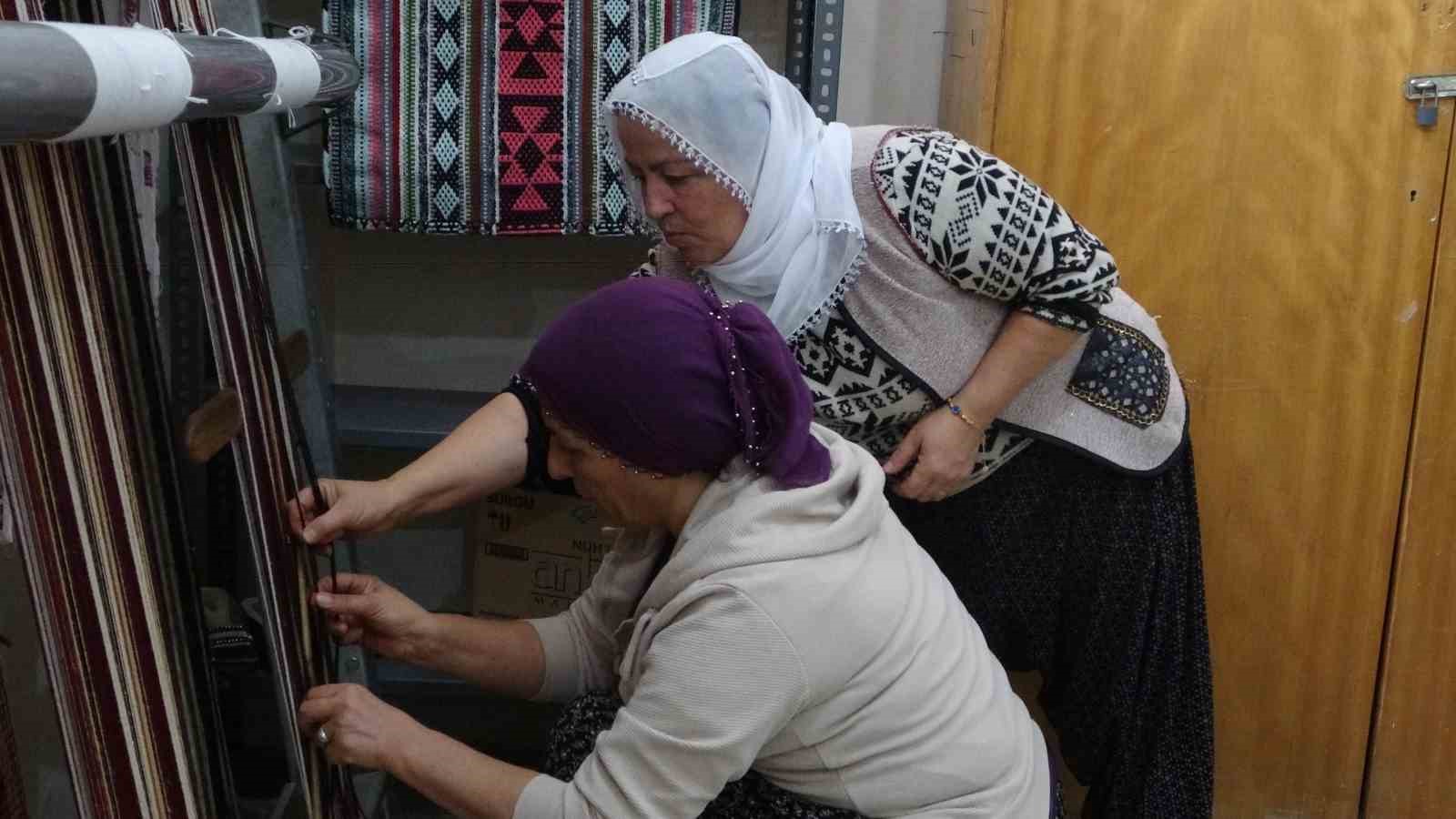 Unutulan "cacım" dokuma yeniden hayat buluyor
