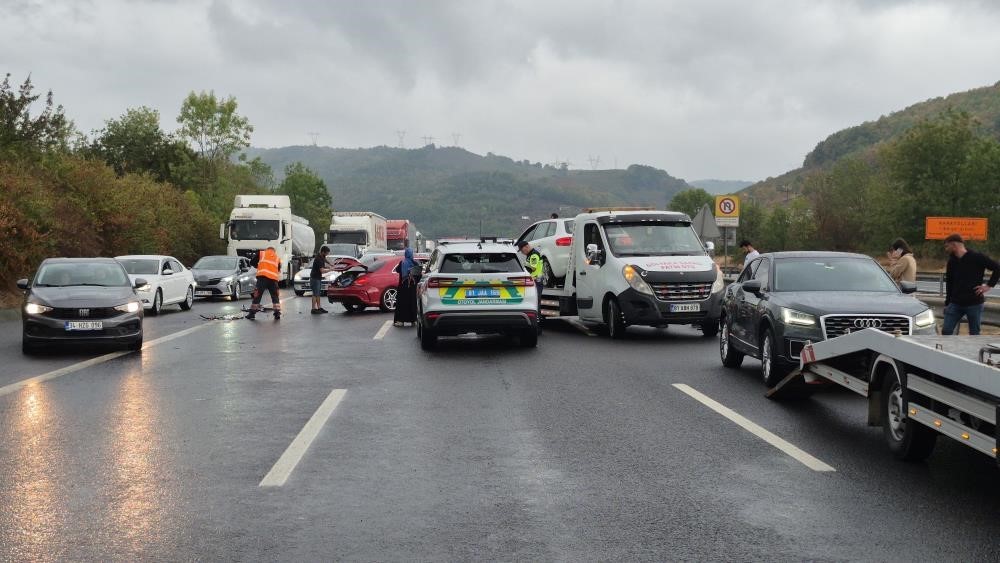 Düzce’de 2025’te kazalarda 11 kişi hayatını kaybetti 2 bin 96 kişi yaralandı
