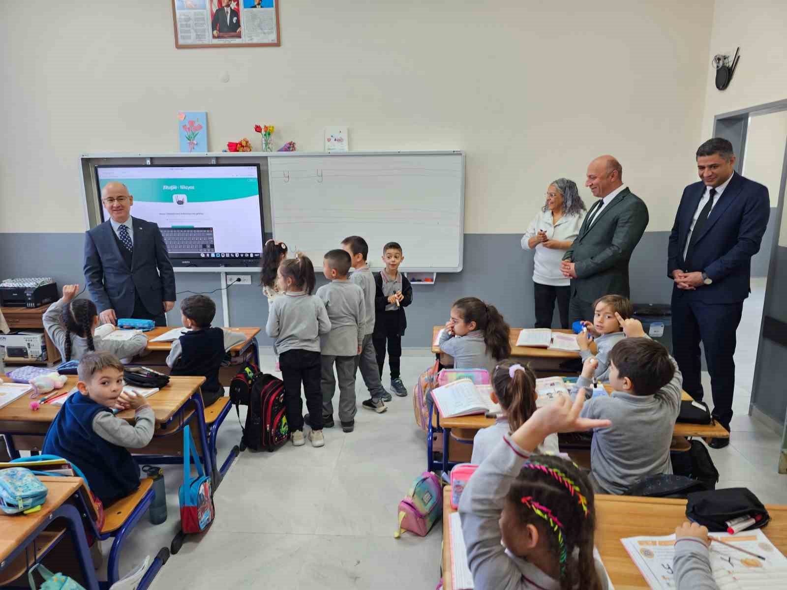 Ayvalık Atatürk İlkokulu ek binası hizmete girdi
