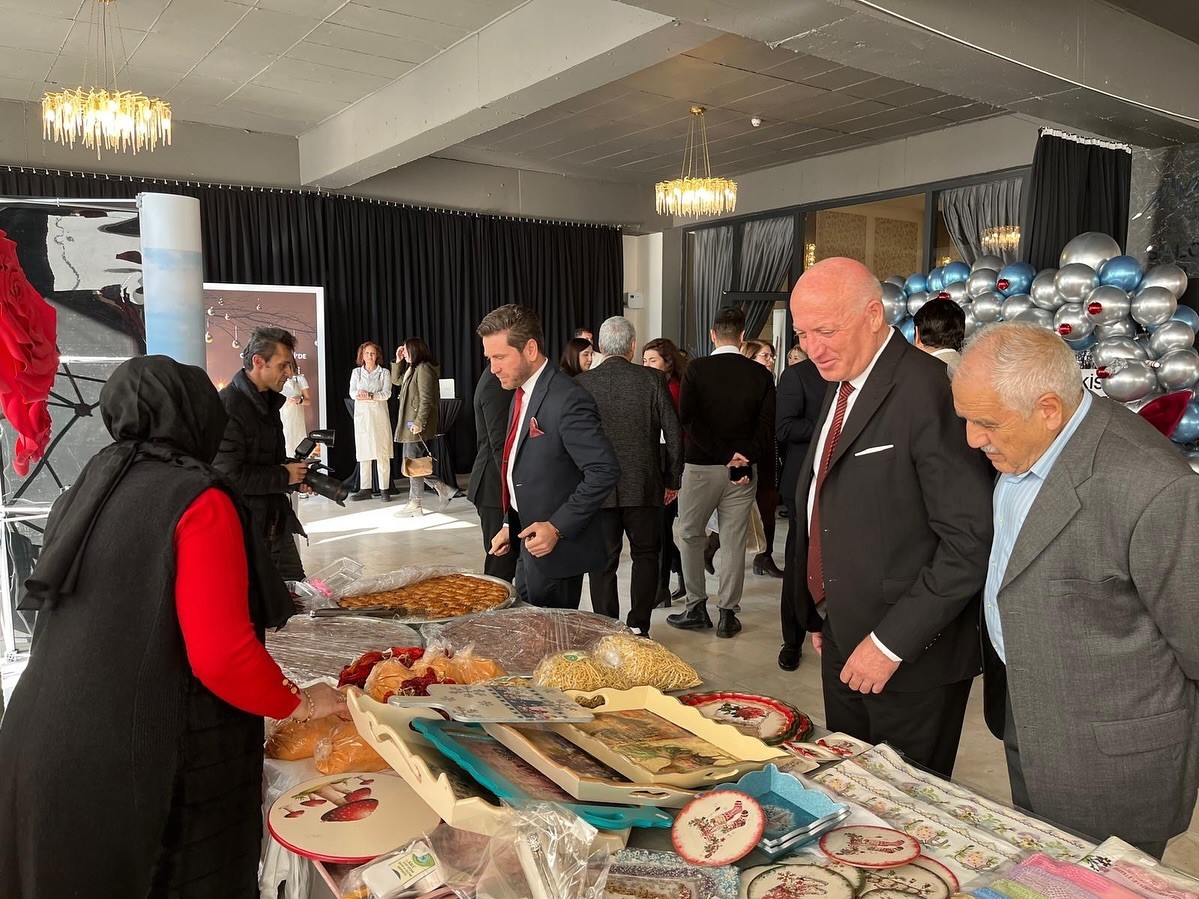 Babadağ’a özgü doğal lezzetler ve yöresel kıyafetler büyük ilgi gördü