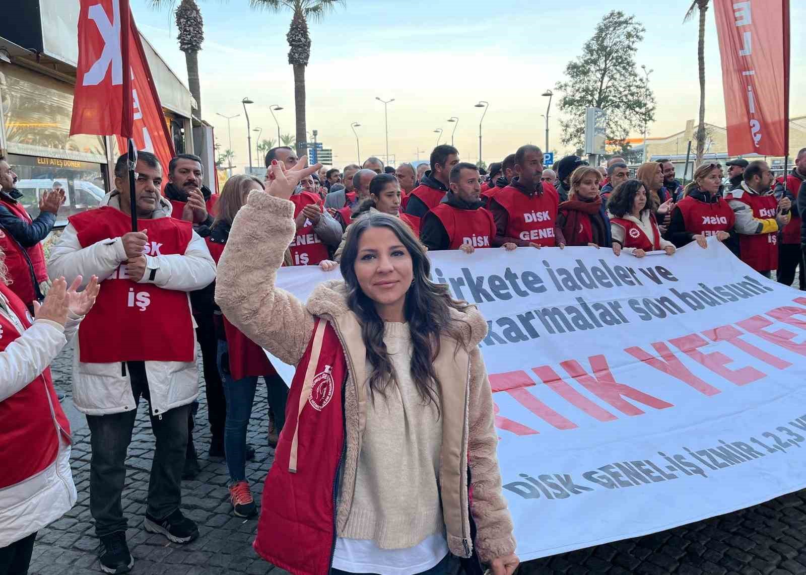 İzmir Büyükşehir işçileri &quot;Masa kurulmazsa mücadele büyüyecek&quot;