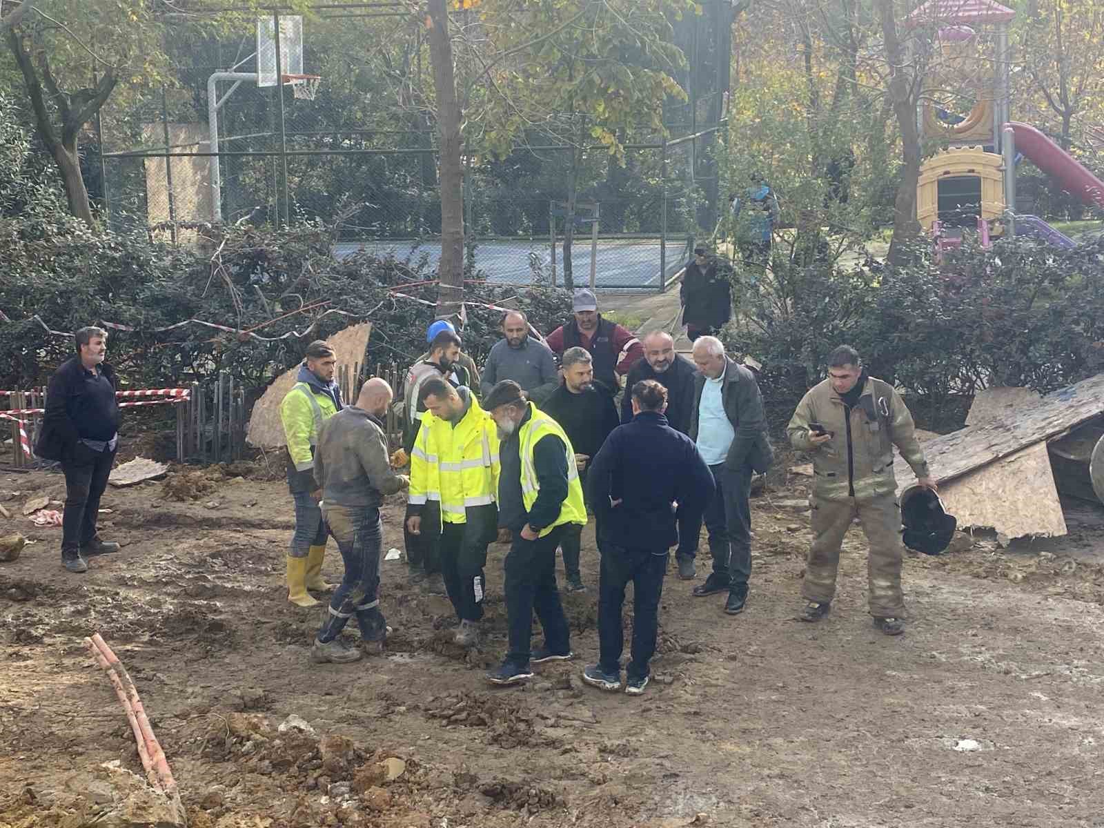 Kadıköy’de inşaat şantiyesinde işçi çukura düşerek yaralandı