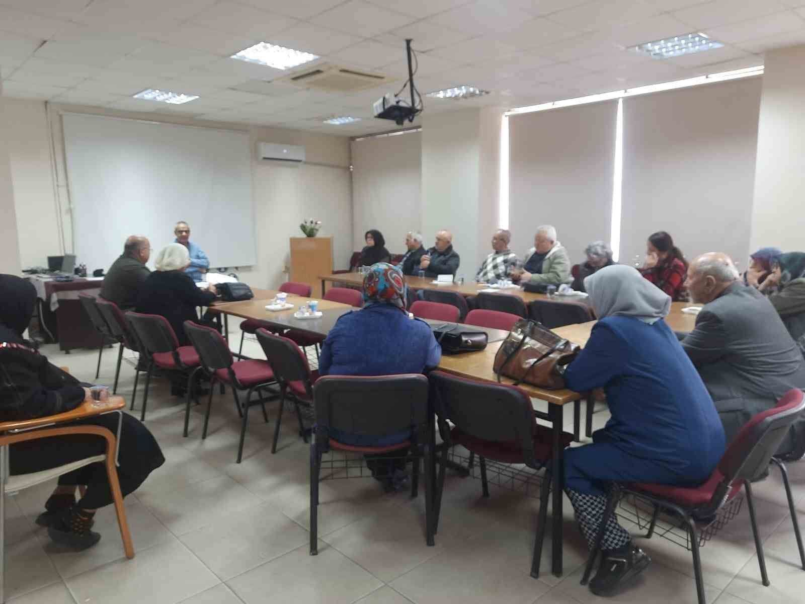 Edremit Devlet Hastanesi’nde diyabet eğitimi programı tamamlandı