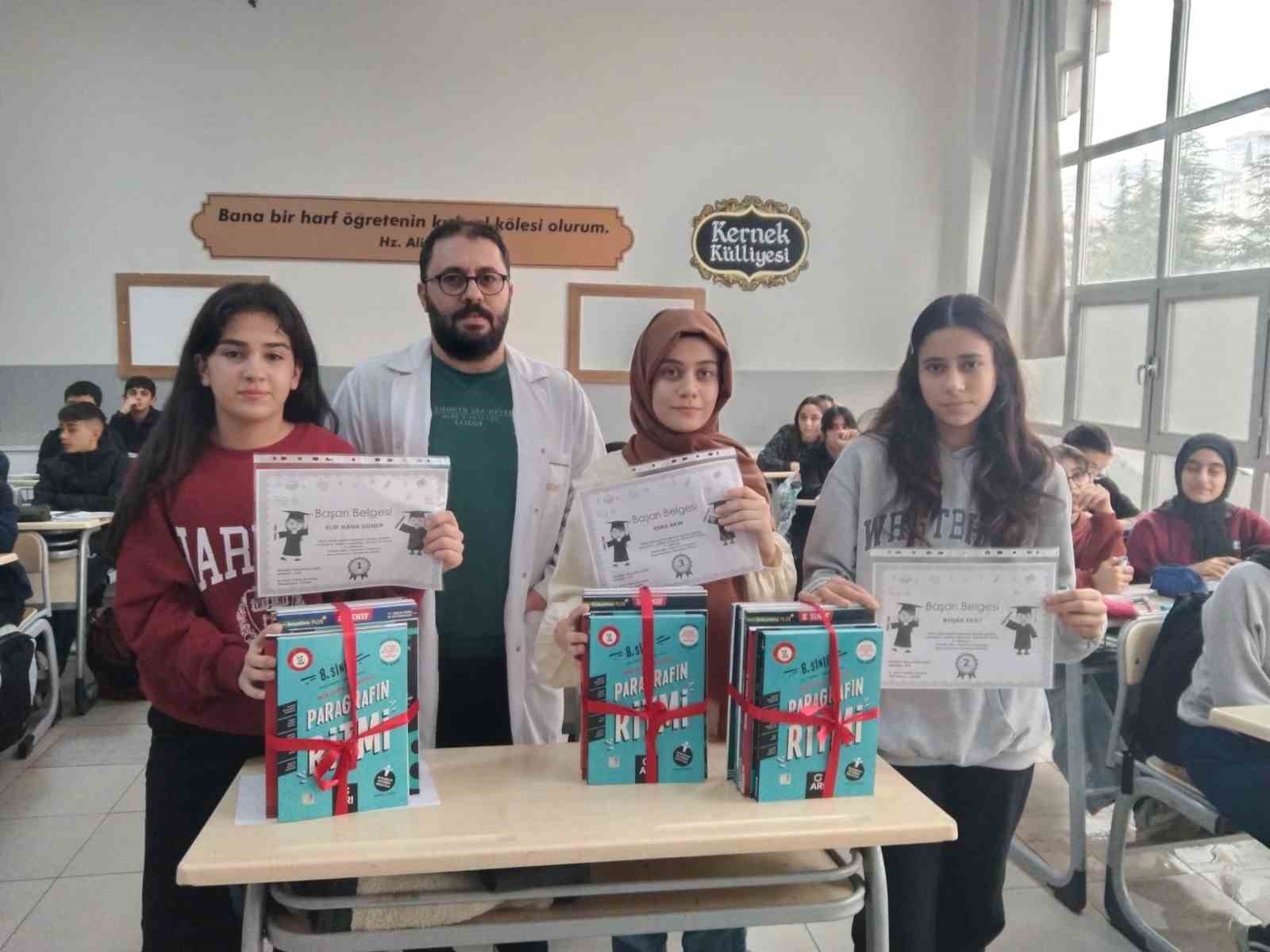 Büyükşehir Eğitim Merkezlerinde yapılan deneme sınavına bin 350 öğrenci katıldı