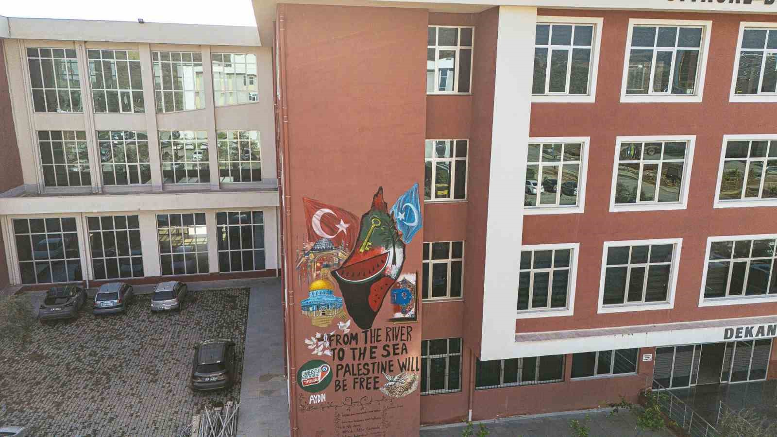 Filistin için duvarları boyadılar