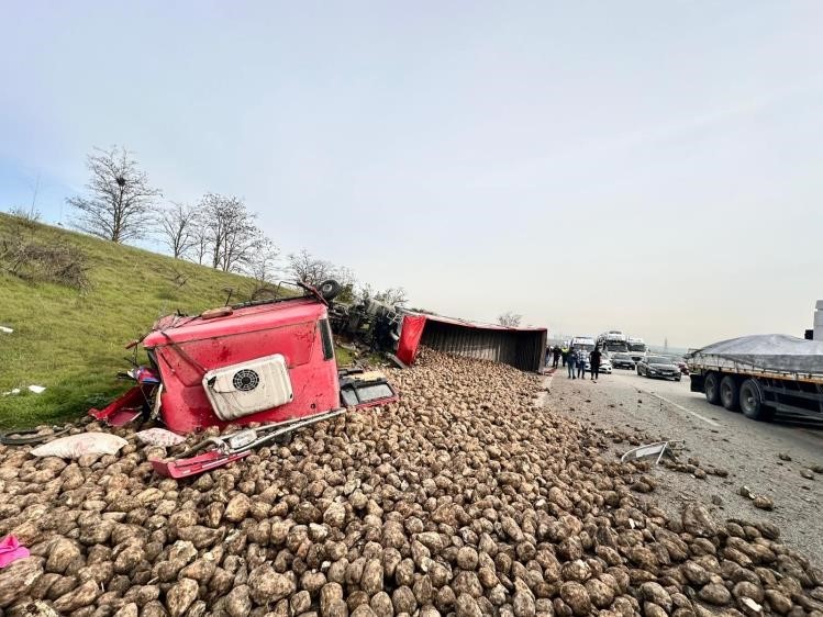 Bursa’daki tır kazasında acı haber: 1 ölü, 3 yaralı
