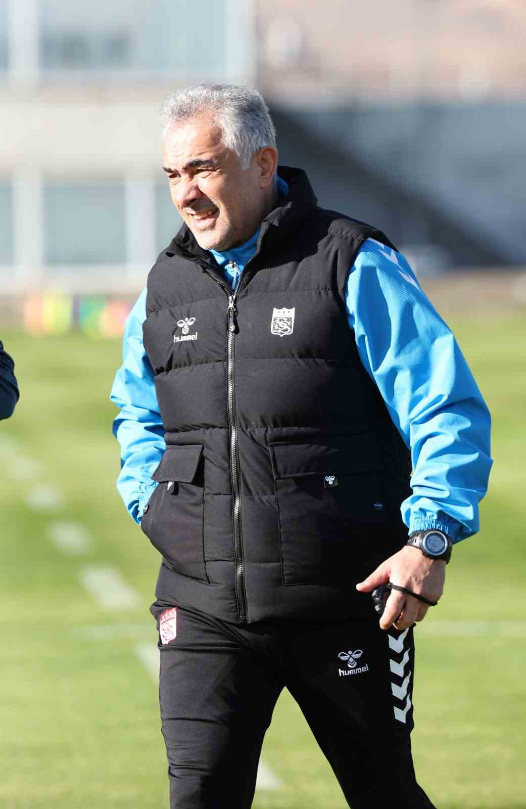 Mehmet Altıparmak: "Final gibi 3 maçımız var"