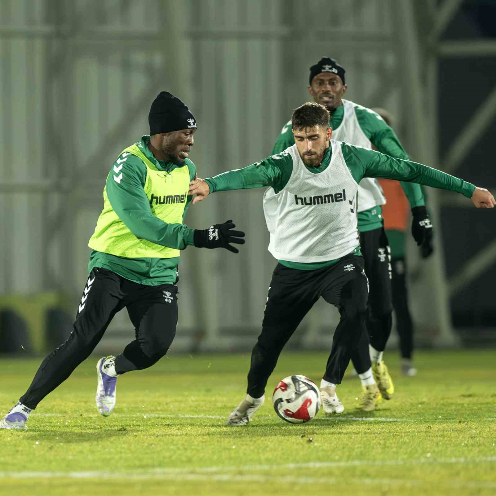 Konyaspor, Fenerbahçe maçının hazırlıklarını sürdürdü