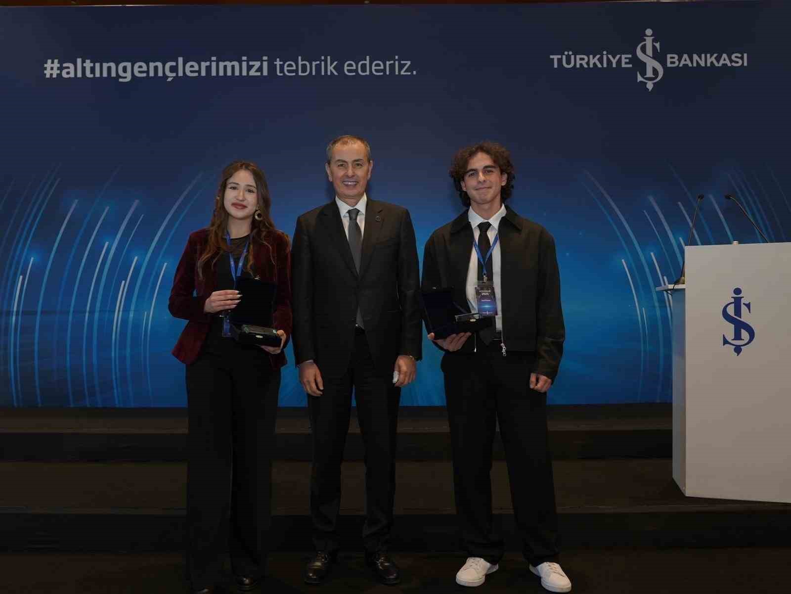 &rsquo;Altın Gen&ccedil;ler&rsquo; geleneğiyle 54 yılda 4 bine yakın gen&ccedil; &ouml;d&uuml;llendirildi
