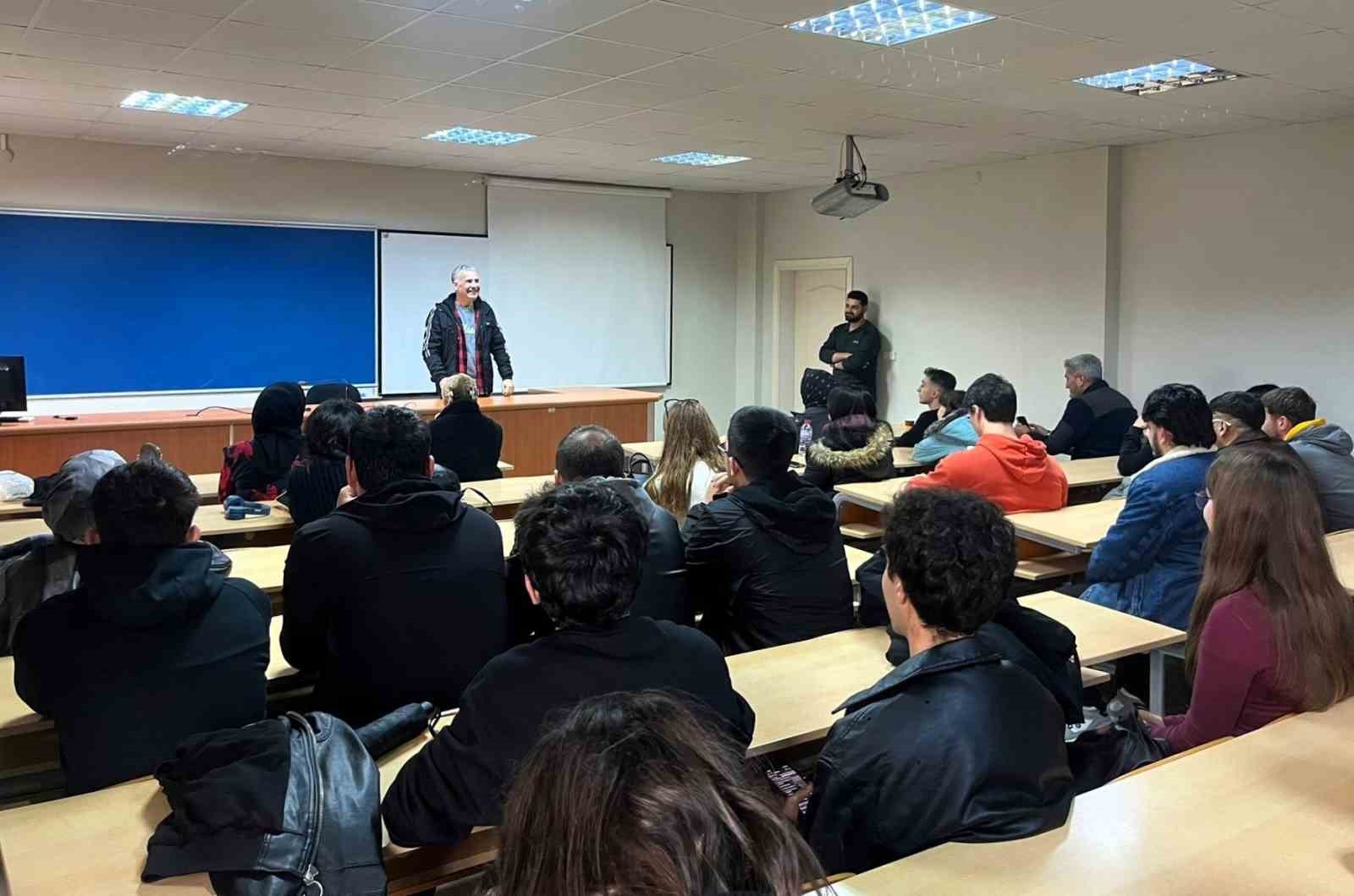 Görme engelli birey deneyimlerini mizahla anlattı