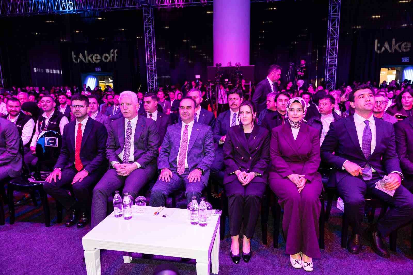 Bakan Kacır: "Yılda 20 milyar dolar Ar-Ge harcaması yapılan bir ülkeyiz"