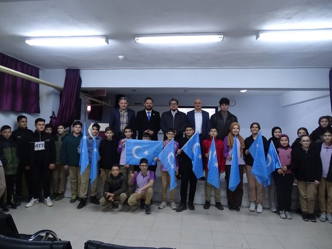 Havran İmam Hatip Ortaokulu’nda 10 Aralık Dünya İnsan Hakları Günü programı düzenlendi