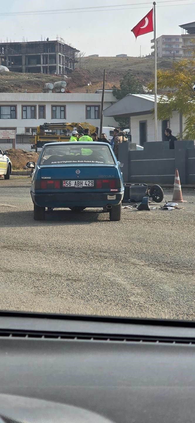Siirt&rsquo;te motosiklet ile otomobil &ccedil;arpıştı: 1 yaralı
