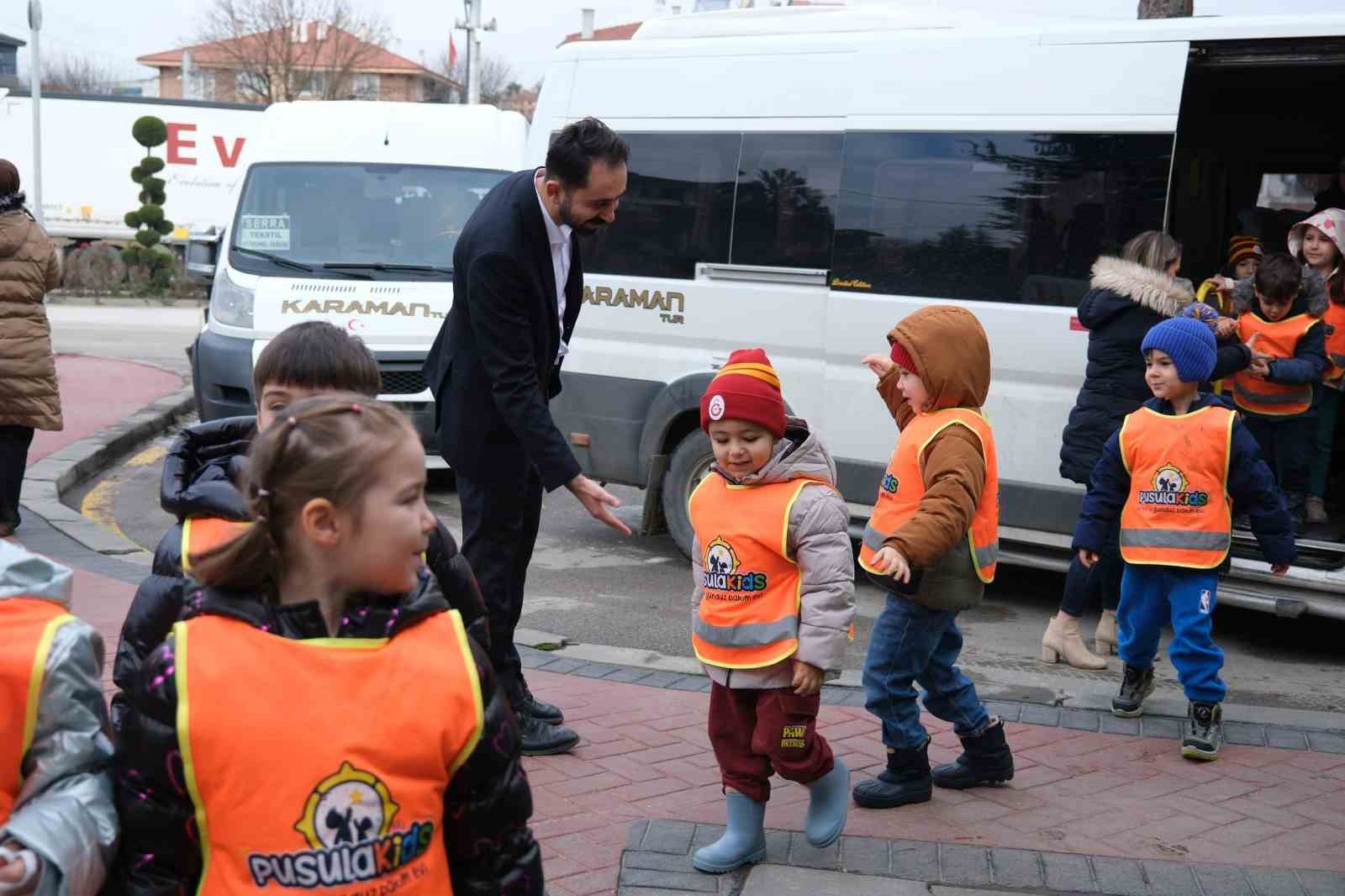 Minik ellerden, b&uuml;y&uuml;k destek eli
