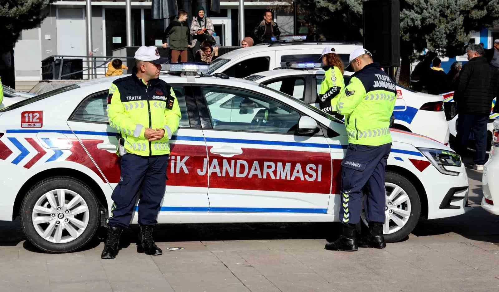 Aksaray&rsquo;da emniyet ve jandarma ara&ccedil; filosuna 118 yeni ara&ccedil; katıldı
