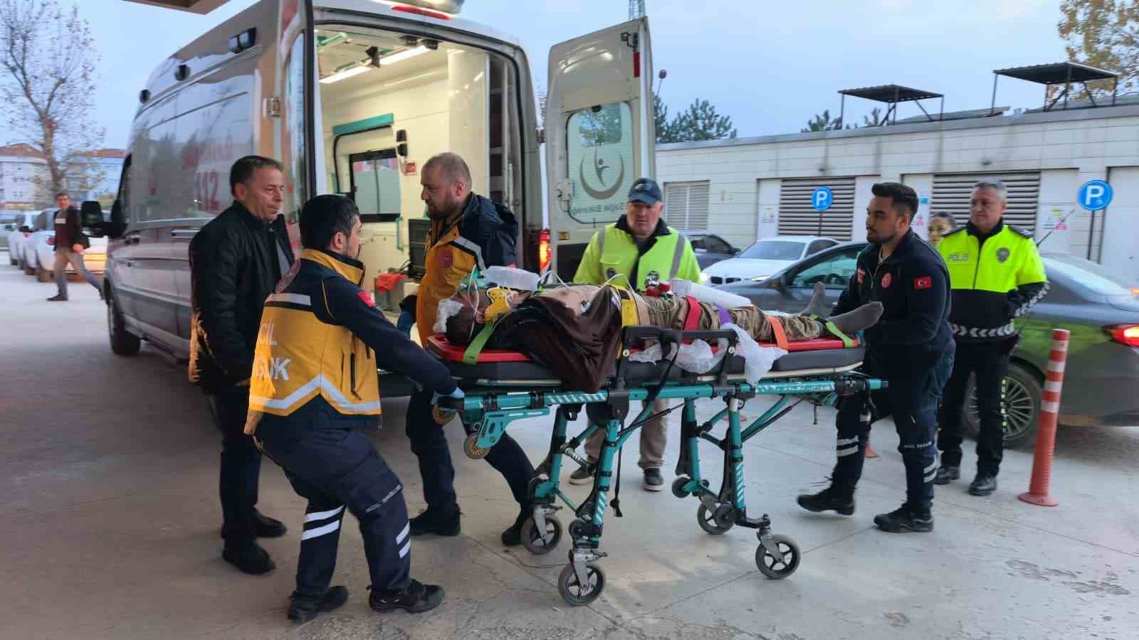 Kontrolden çıkan minibüs şarampole yuvarlandı: 1 yaralı