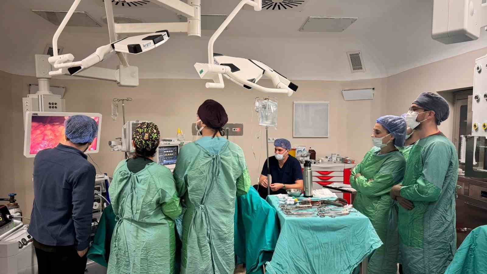 Bayburt Devlet Hastanesi’nde ilk kez izsiz cerrahi yöntemi uygulandı