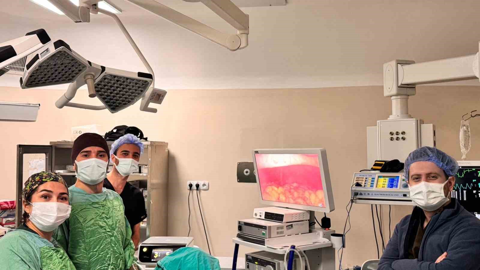 Bayburt Devlet Hastanesi’nde ilk kez izsiz cerrahi yöntemi uygulandı
