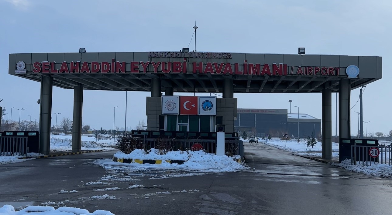 Yüksekova Selahaddin Eyyubi Havalimanı bölgenin en iyisi olma yolunda ilerliyor