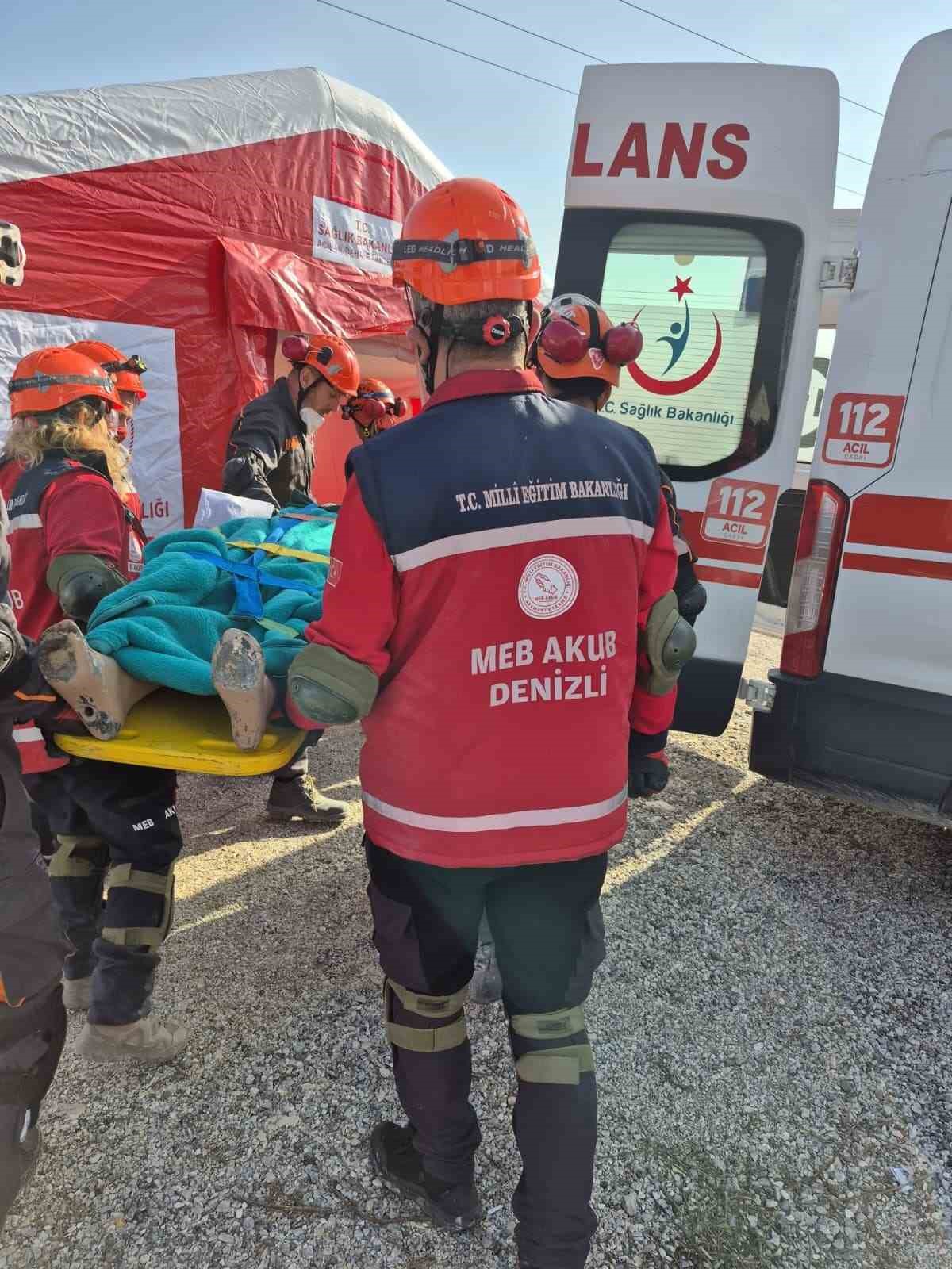 Denizli’de 5.6 büyüklüğünde deprem senaryosu tatbikatı
