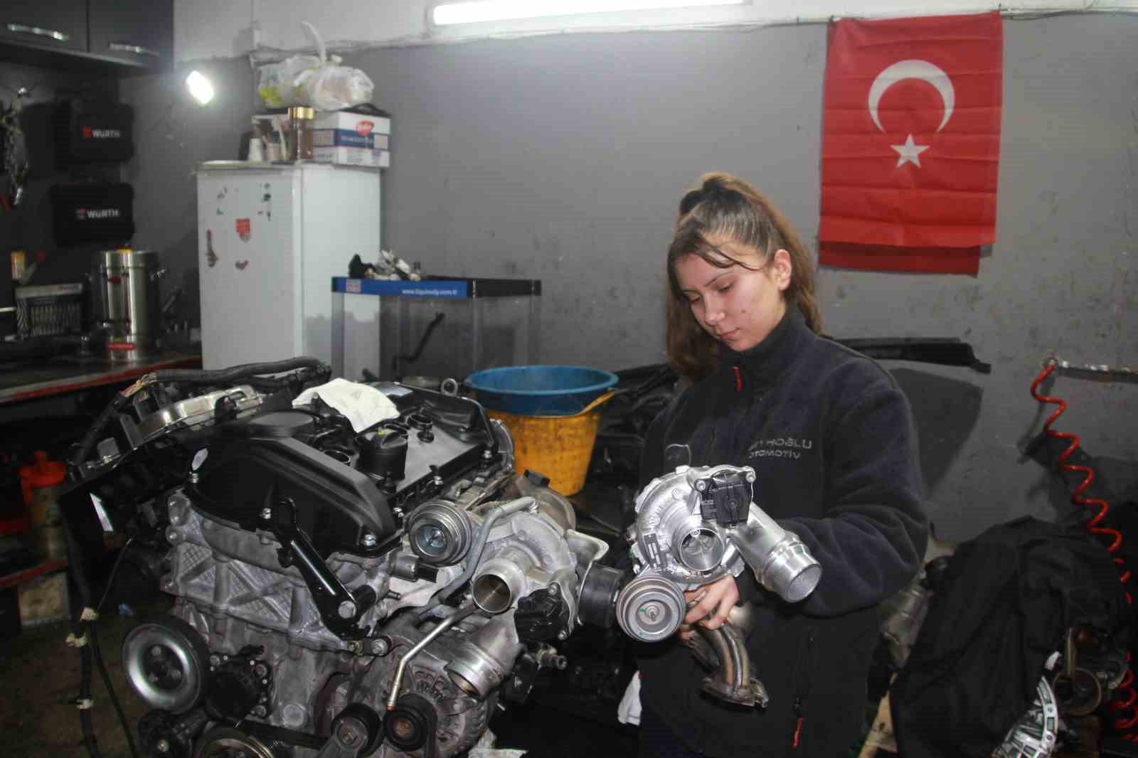 Sanayinin tek kız çırağı: 17 yaşındaki Dilem, hayalinin peşinde koşuyor