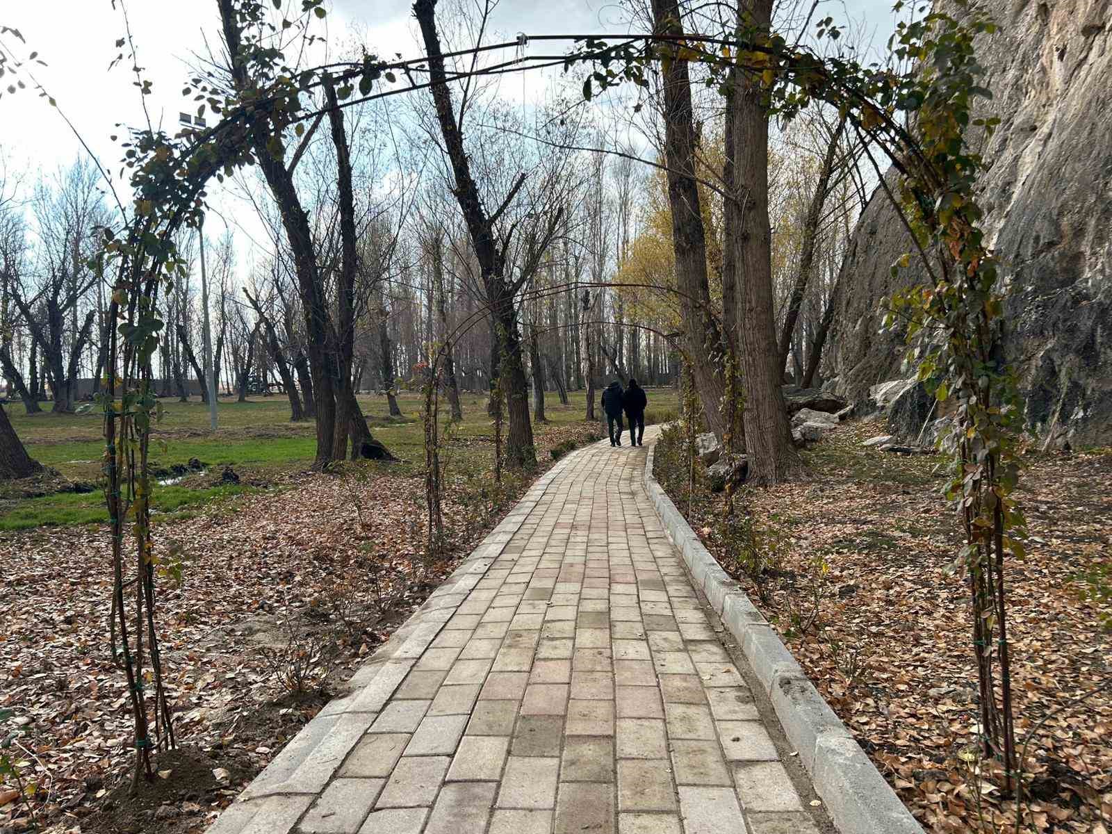 Asırların izini taşıyan Horhor Medresesi Camii, çevre düzenlemesiyle yeniden nefes aldı